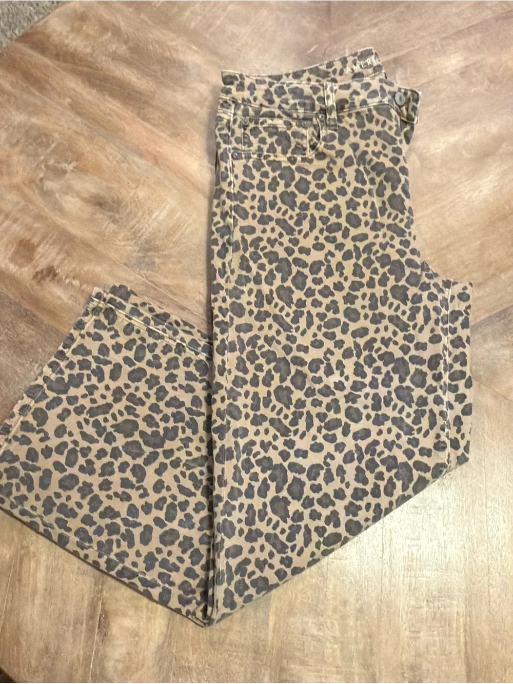 AE Stretch Leopard Low-Rise Baggy Wide-Leg Pant